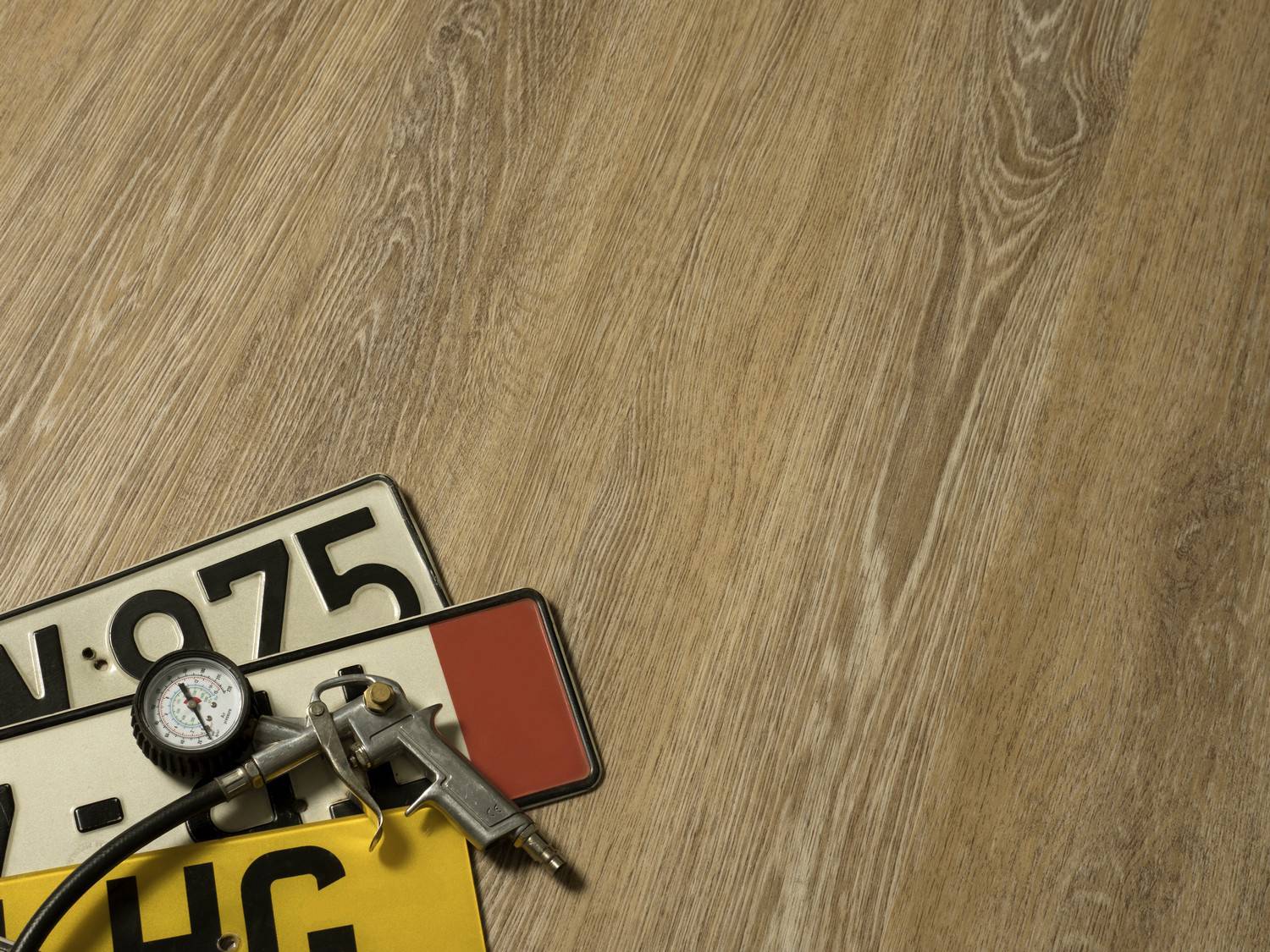 Кварцвиниловая плитка Fine Floor Gear FF-1810 Дуб Адрия кварц винил напольный