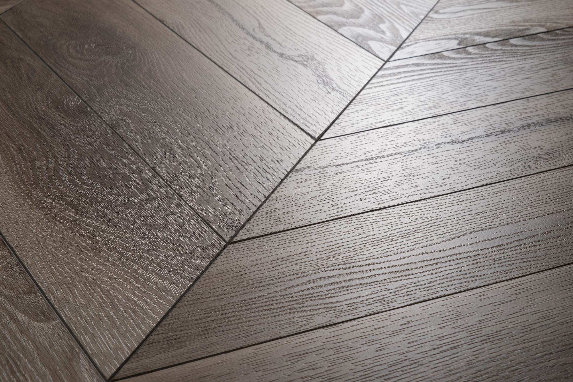 Кварцвиниловая плитка Aqua Floor Шеврон клеевой (Паркет)/ Chevron Glue (Parquet) AF2559PGCh 553.7x130.5 Дуб Темный замковый кварц винил напольный
