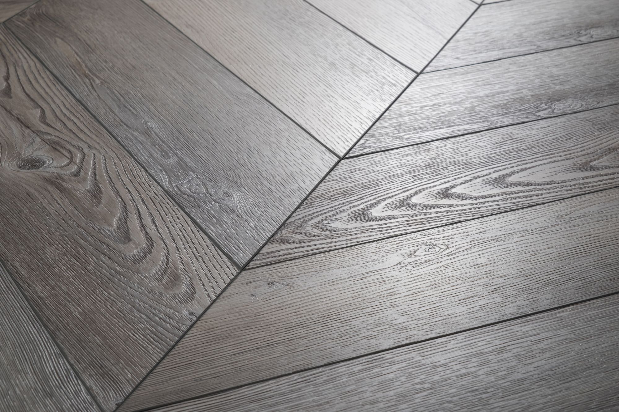 Кварцвиниловая плитка Aqua Floor Шеврон клеевой (Паркет)/ Chevron Glue (Parquet) AF2559PGCh 553.7x130.5 Дуб Темный замковый кварц винил напольный