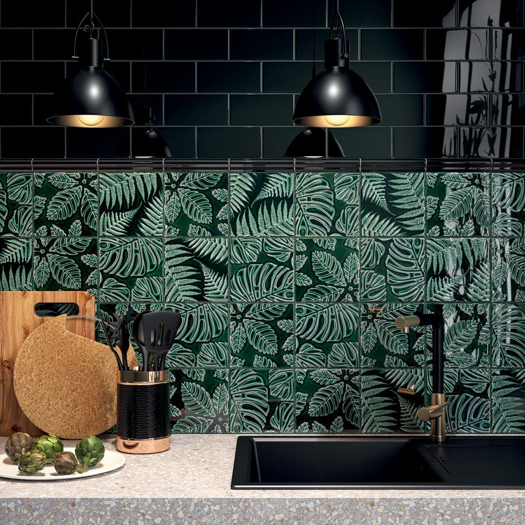 Декор Kerama Marazzi Сантана 1 структура зеленый темный глянцевый 15x15 SFB001