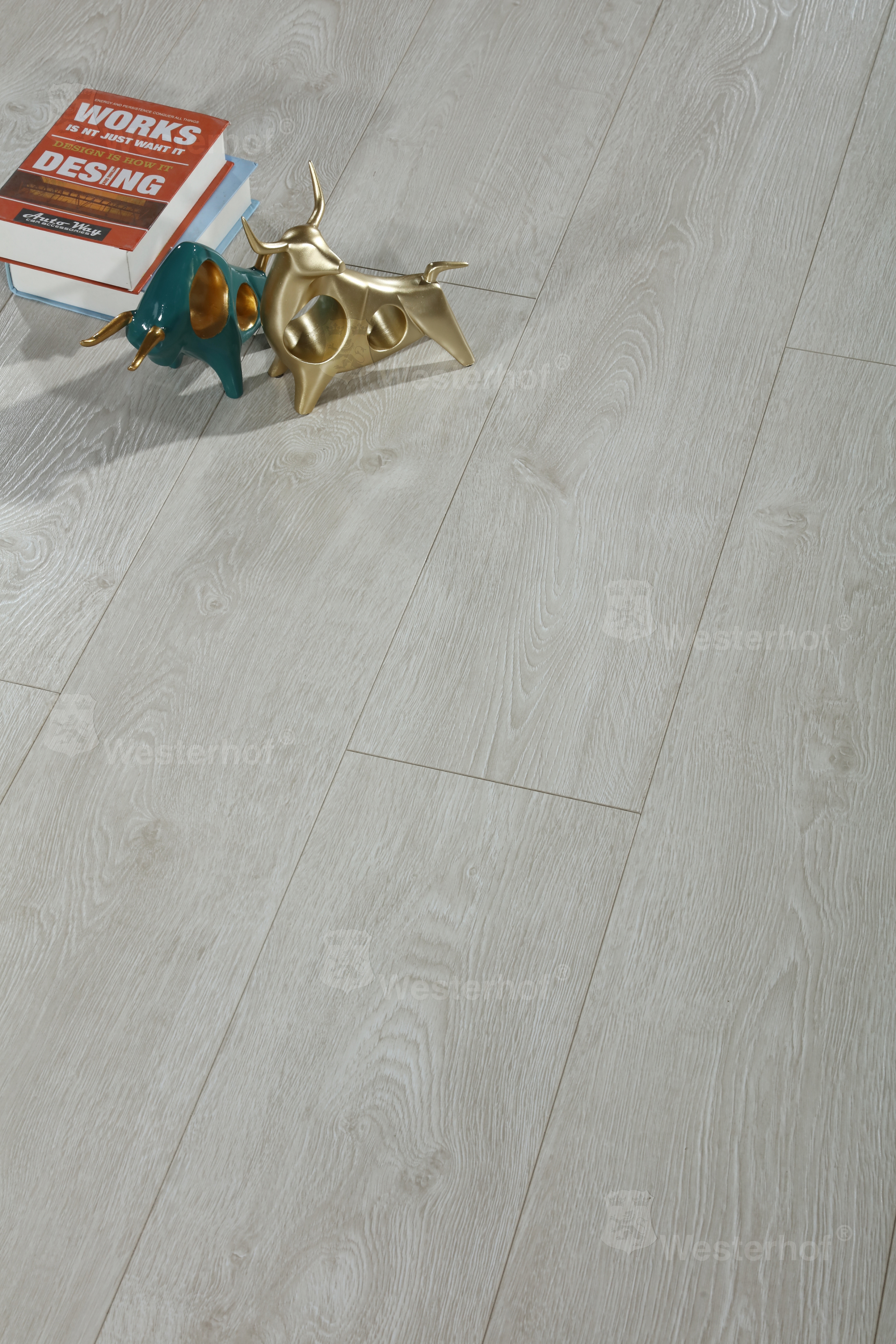 Ламинат Westerhof Maestro SuperStep Дуб Мафф А24026 24x121.5 белый