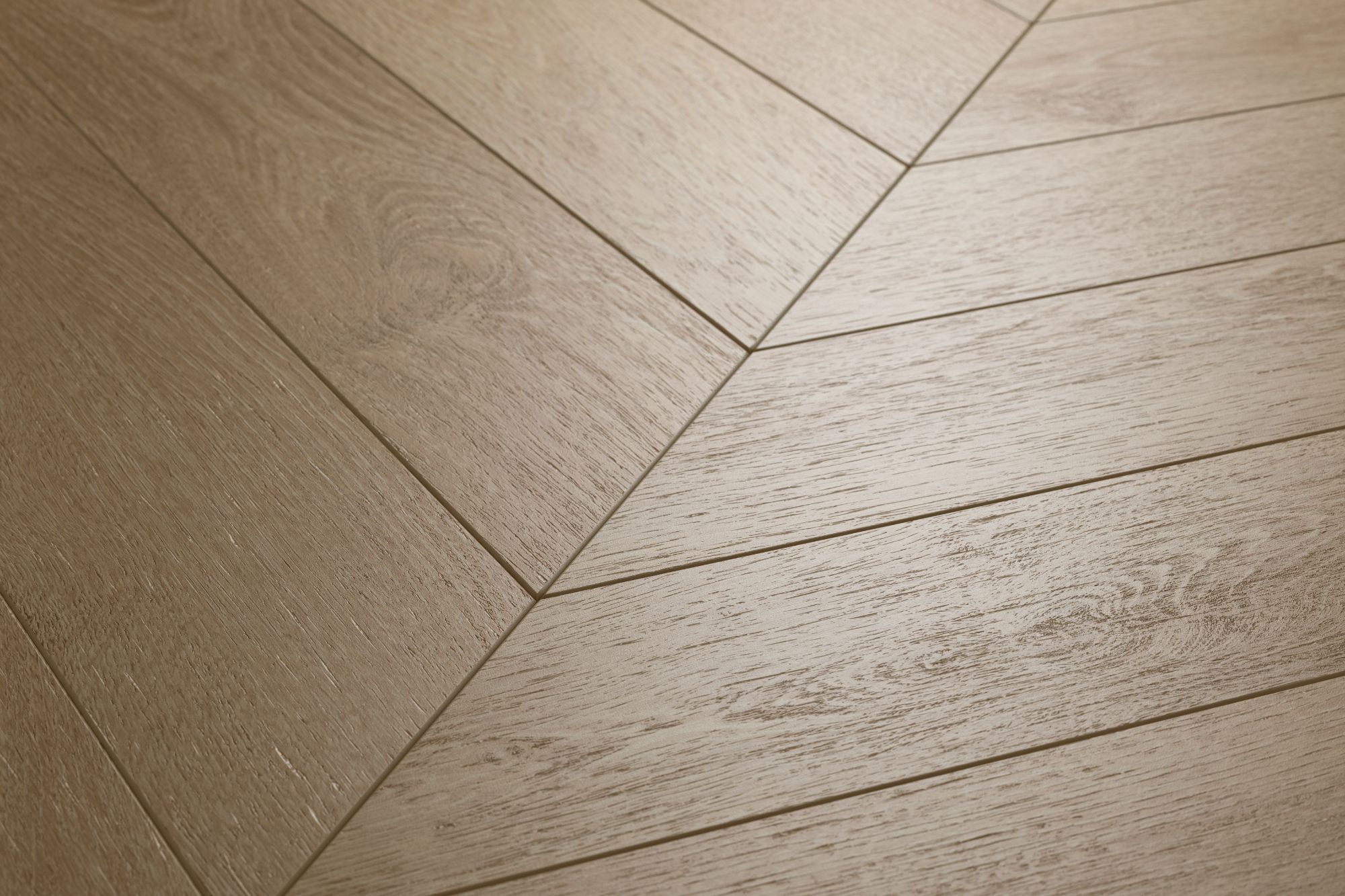 Кварцвиниловая плитка Aqua Floor Шеврон премиум (Паркет)/ Chevron Premium (Parquet) AF7014CVR 690x120 Дуб селект Темный замковый кварц винил напольный