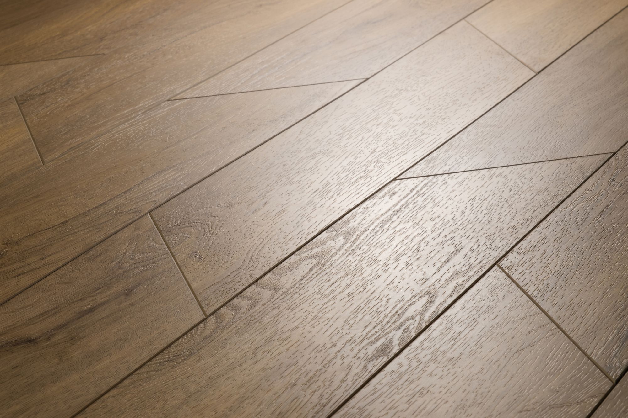 Кварцвиниловая плитка Aqua Floor Шеврон клеевой (Паркет)/ Chevron Glue (Parquet) AF2559PGCh 553.7x130.5 Дуб Темный замковый кварц винил напольный