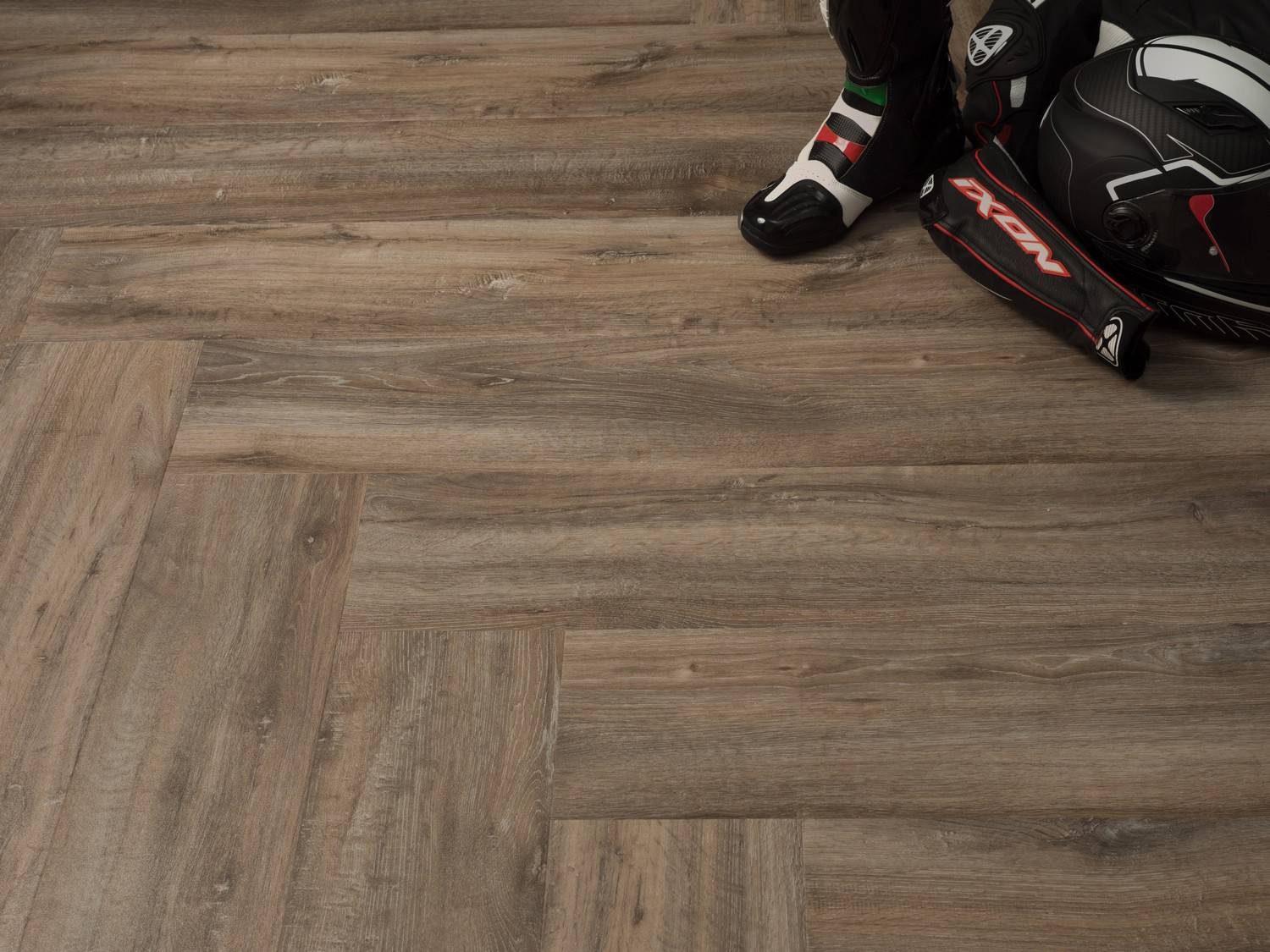 Кварцвиниловая плитка Fine Floor Gear FF-1810 Дуб Адрия кварц винил напольный