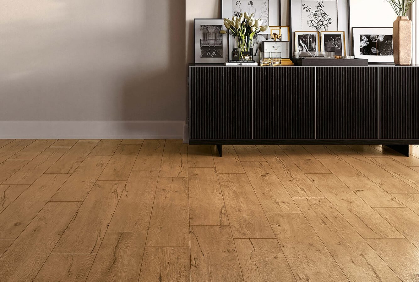 Плинтус Атлас Конкорд Оак Резерв/ Oak Reserve Дарк Браун 7,2x60