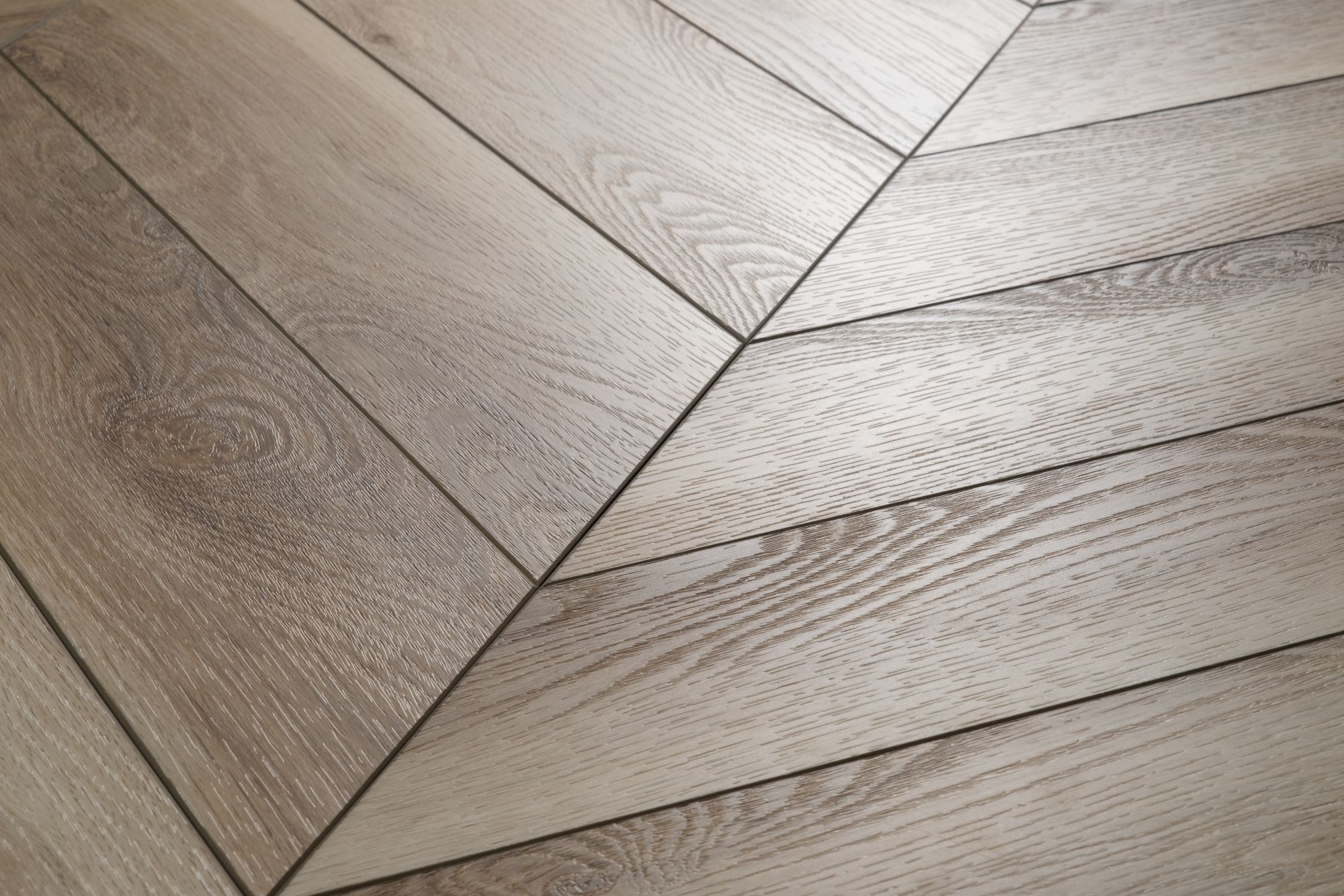 Кварцвиниловая плитка Aqua Floor Шеврон клеевой (Паркет)/ Chevron Glue (Parquet) AF2559PGCh 553.7x130.5 Дуб Темный замковый кварц винил напольный